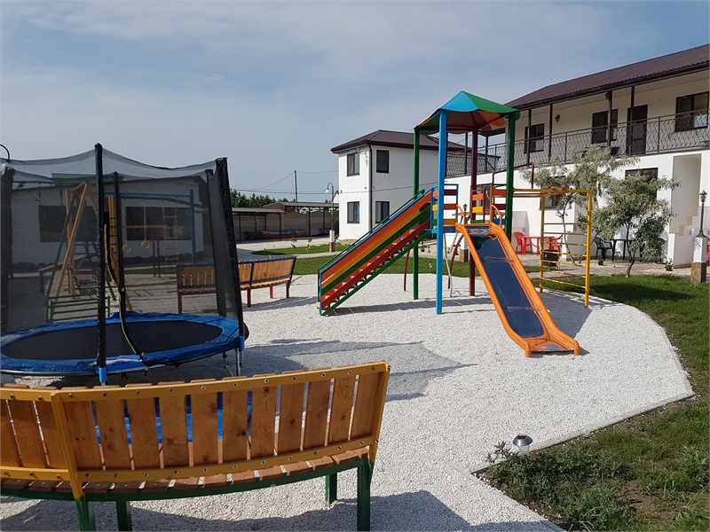 Детская площадка апарт-отеля в Крыму